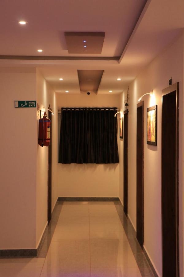Hotel Viraj Residency Bhuj Exteriör bild