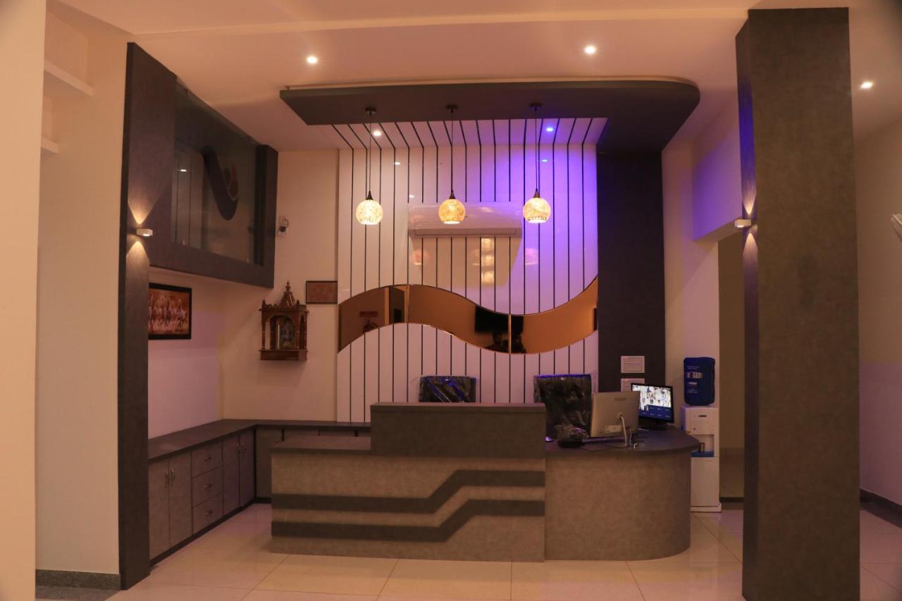 Hotel Viraj Residency Bhuj Exteriör bild