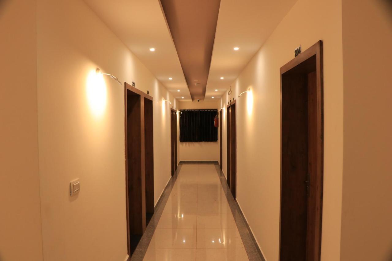 Hotel Viraj Residency Bhuj Exteriör bild