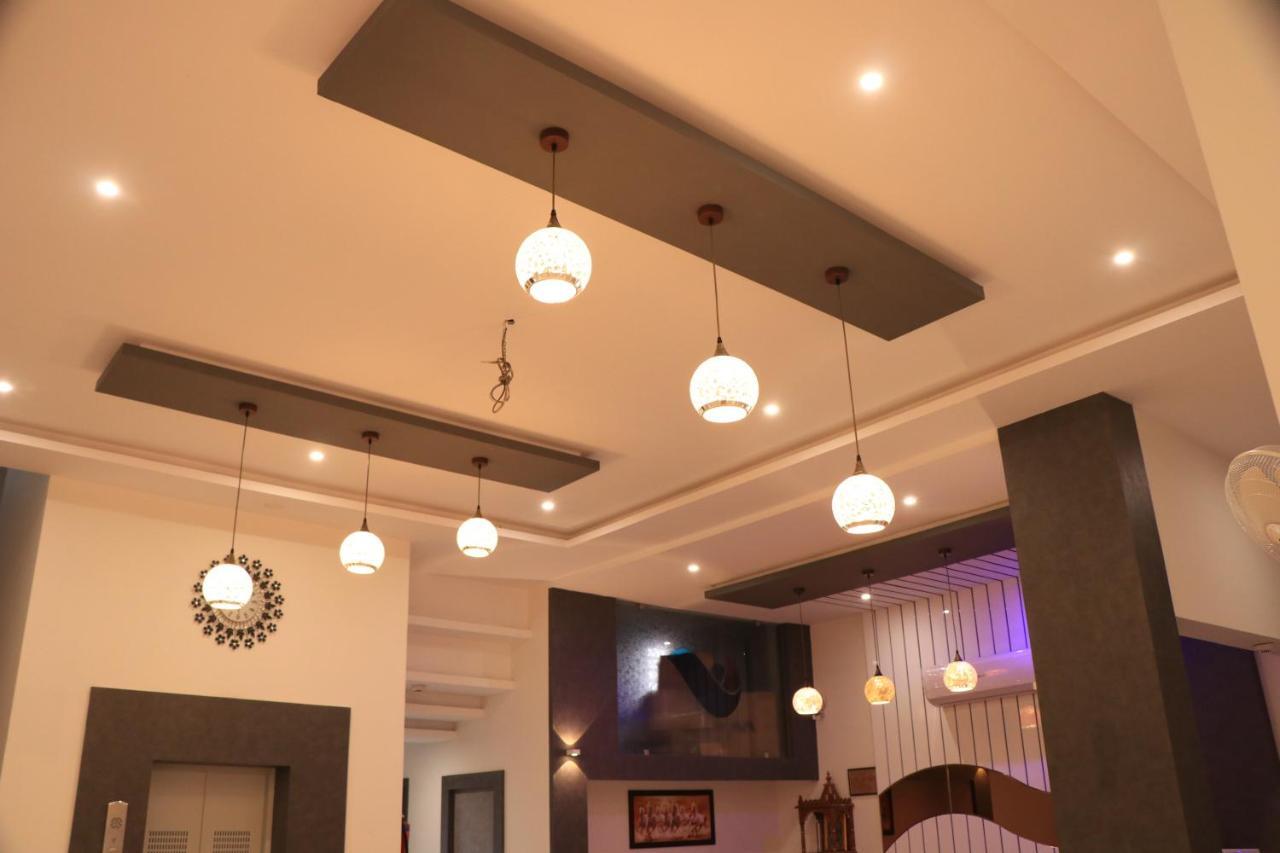Hotel Viraj Residency Bhuj Exteriör bild